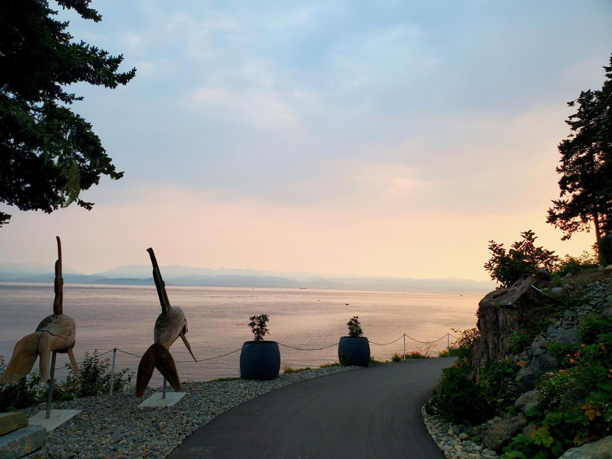Sooke Harbour House Hotel Bagian luar foto