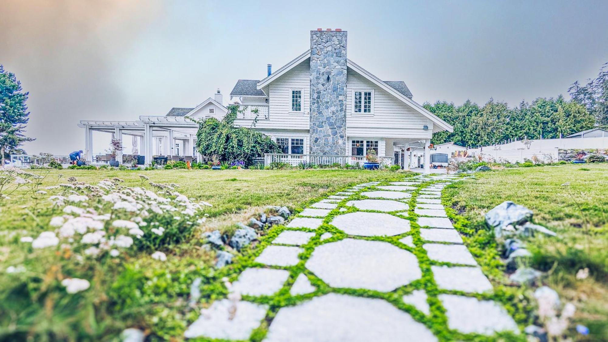 Sooke Harbour House Hotel Bagian luar foto