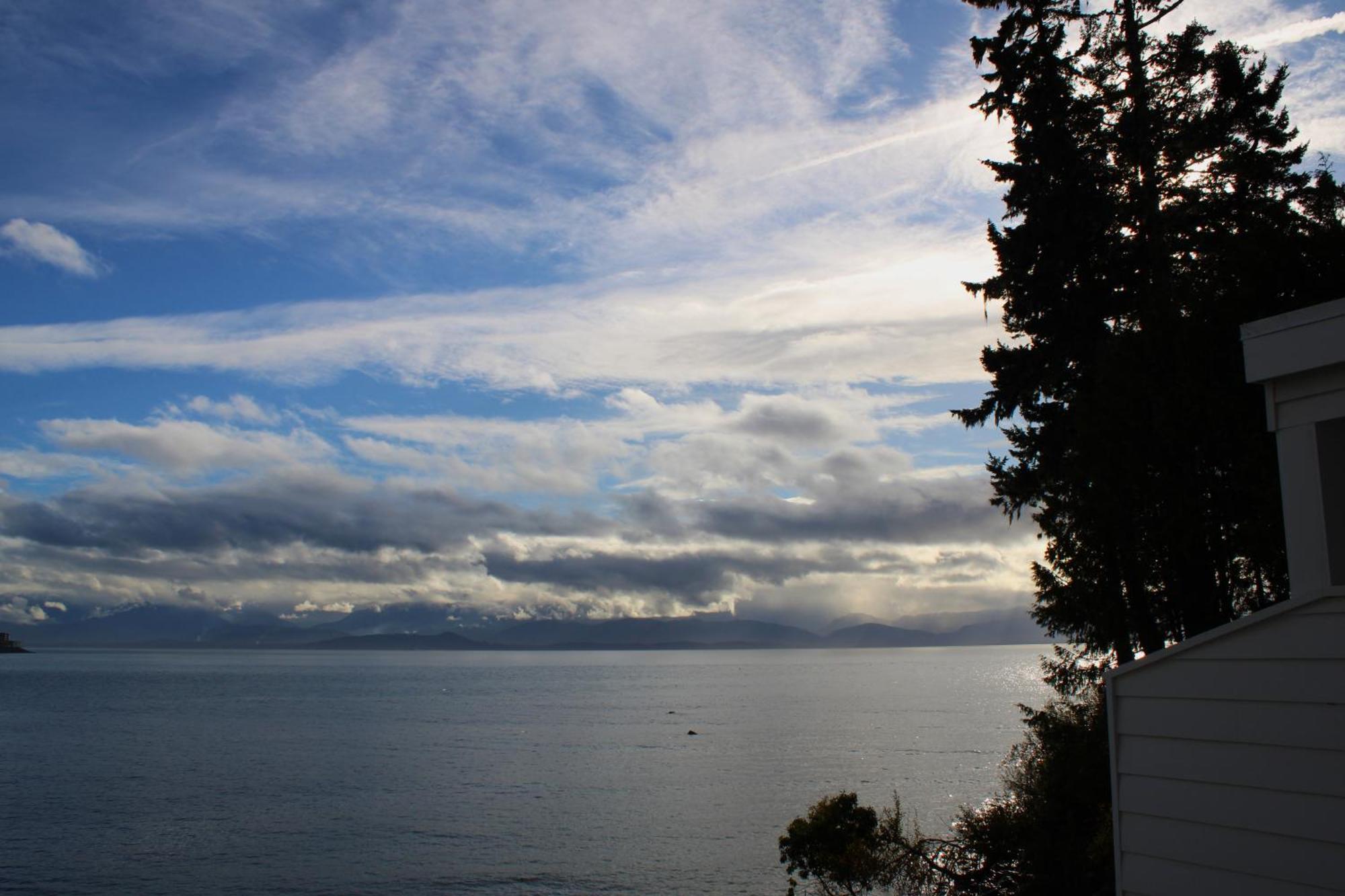 Sooke Harbour House Hotel Bagian luar foto