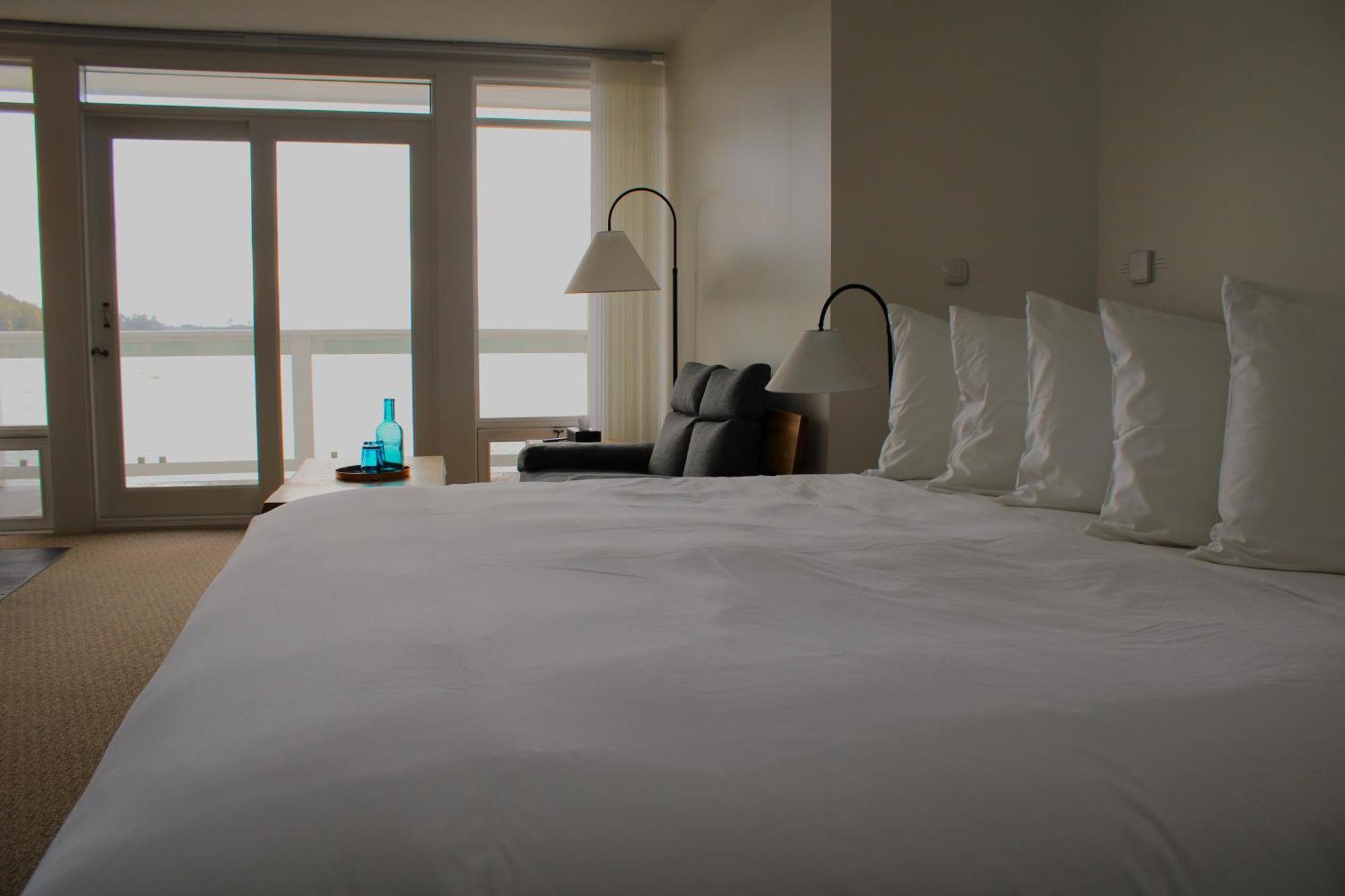 Sooke Harbour House Hotel Bagian luar foto