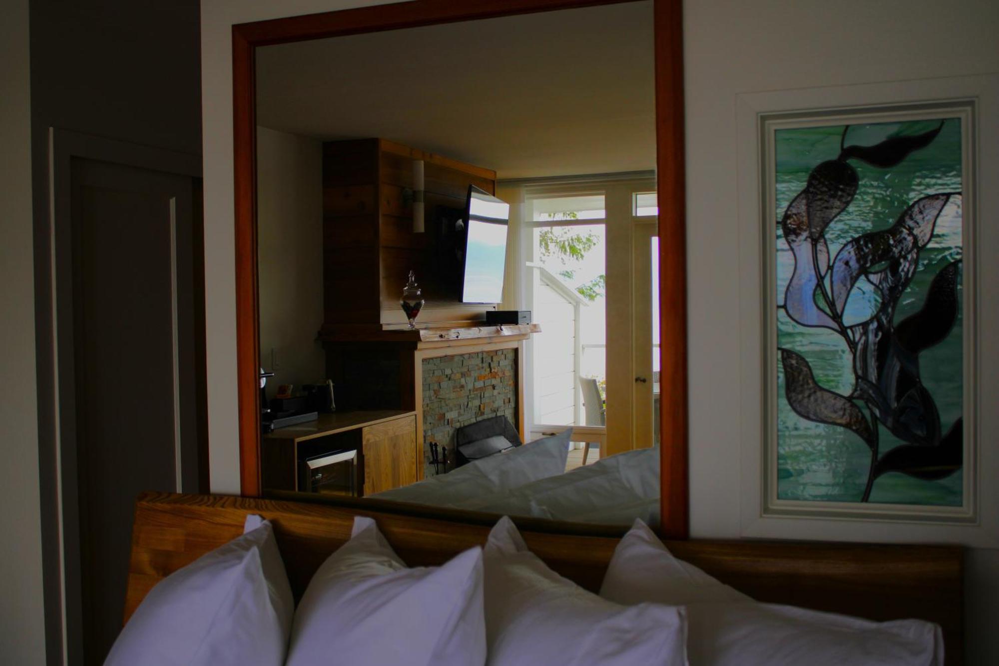 Sooke Harbour House Hotel Bagian luar foto