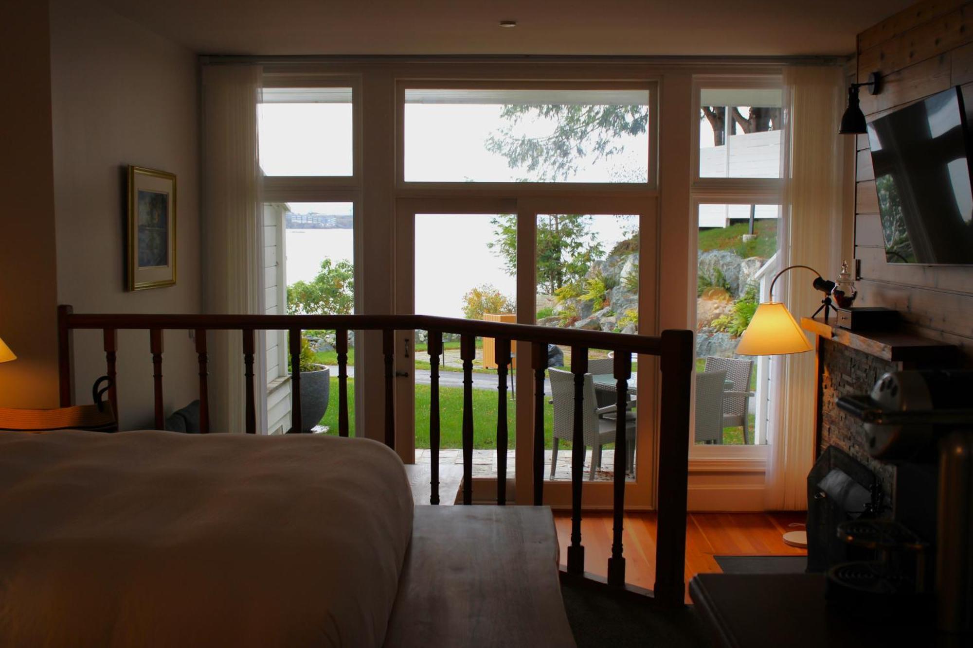 Sooke Harbour House Hotel Bagian luar foto